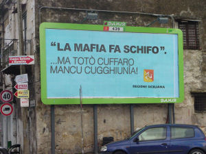 “La mafia fa schifo”. ...ma Totò Cuffaro mancu cuhhiunìa!